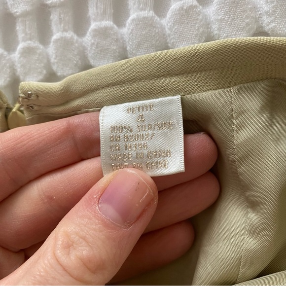 VTG 100% Silk Muted Green Hourglass Suit Blazer Skirt Set | 4-6 - Picture 10 of 16